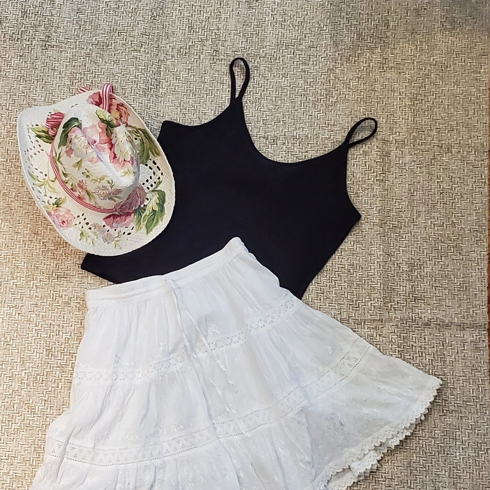 NEWPORT NEWS Black Camisole - M